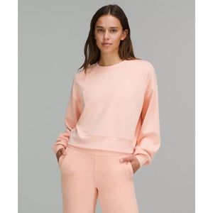 LULULEMON Perfectly Oversized Cropped Crew 
Softstreme - Peach Satin 4